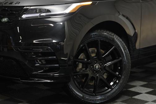2026 Land Rover Range Rover Velar Dynamic SE