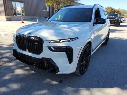 2025 BMW X7 M60i