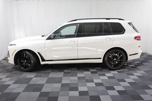 2025 BMW X7 M60i