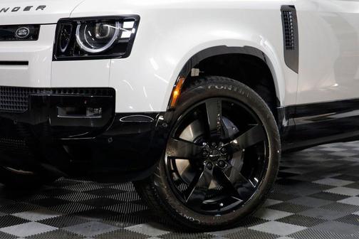 2026 Land Rover Defender P400 X-Dynamic SE