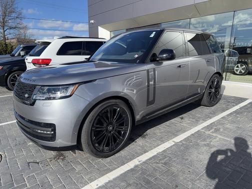 2025 Land Rover Range Rover P400 SE