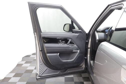 2025 Land Rover Range Rover P400 SE