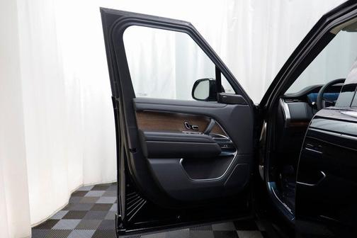 2026 Land Rover Range Rover P400 SE