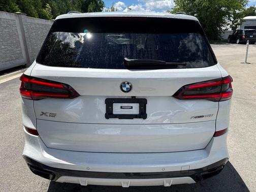 Mineral White Metallic 2022 BMW X5 xDrive40i