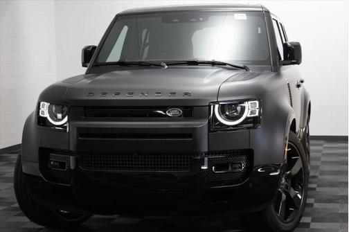 2025 Land Rover Defender X-Dynamic SE