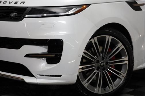 2025 Land Rover Range Rover Sport SE