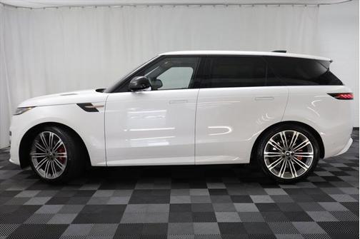 2025 Land Rover Range Rover Sport SE