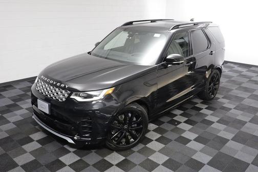 Santorini Black Metallic 2026 Land Rover Discovery Gemini Edition