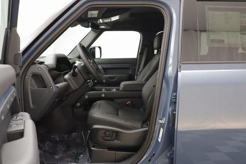 2026 Land Rover Defender P400 X-Dynamic SE