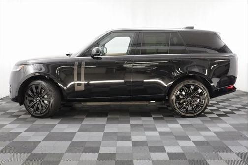 2025 Land Rover Range Rover P550e SE