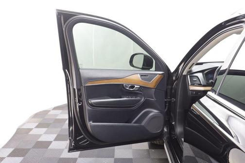 2018 Volvo XC90 T6 Inscription