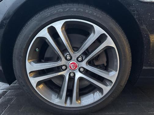 2017 Jaguar XE 35t Premium