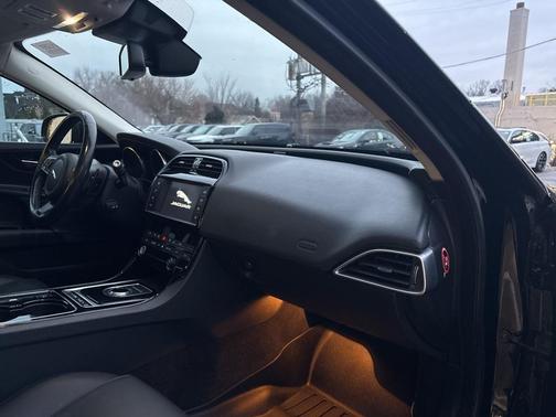 2017 Jaguar XE 35t Premium