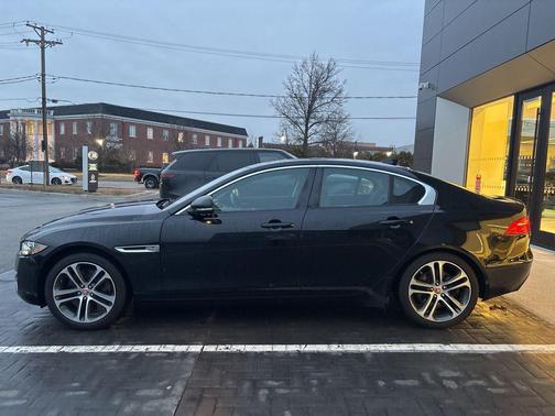 2017 Jaguar XE 35t Premium