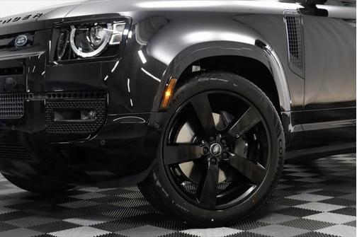 2025 Land Rover Defender X-Dynamic SE