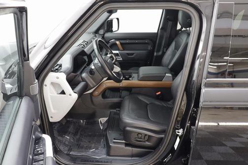 2024 Land Rover Defender 110 P400 S