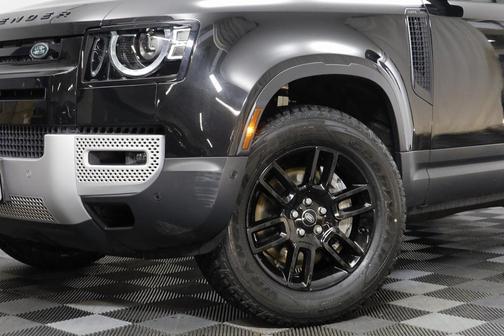 2024 Land Rover Defender 110 P400 S