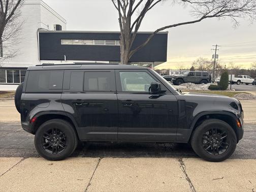 2024 Land Rover Defender 110 P400 S