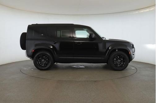 2024 Land Rover Defender 110 P400 S