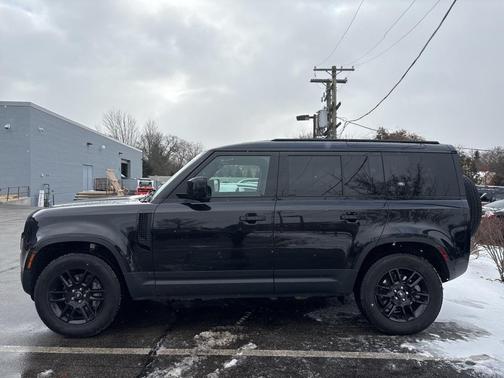 2024 Land Rover Defender 110 P400 S