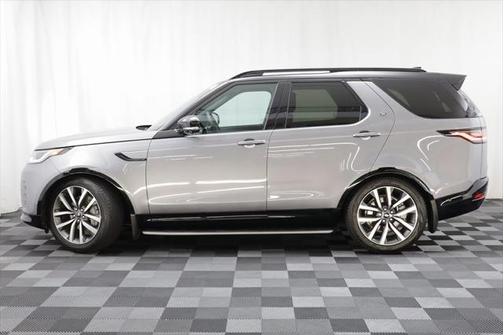 2024 Land Rover Discovery P300 Dynamic SE