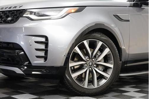 2024 Land Rover Discovery P300 Dynamic SE
