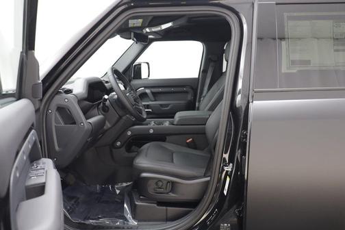 Santorini Black Metallic 2026 Land Rover Defender P400 X-Dynamic SE