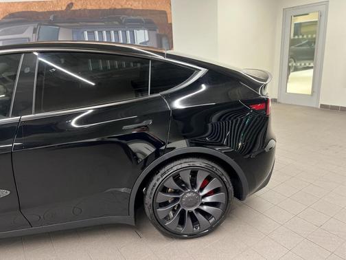 2024 Tesla Model Y Performance Dual Motor All-Wheel Drive