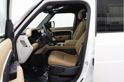 2025 Land Rover Defender 110 P300