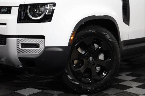 2025 Land Rover Defender 110 P300