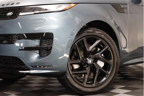 2025 Land Rover Range Rover Sport SE