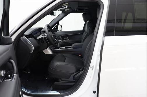 2025 Land Rover Range Rover P530 SE 7 Seat