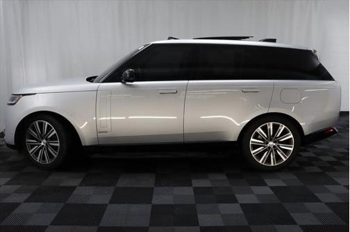 2024 Land Rover Range Rover P550e Autobiography