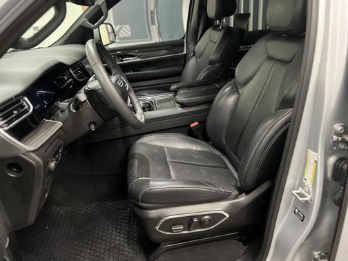 2022 Jeep Wagoneer Series III 4x4
