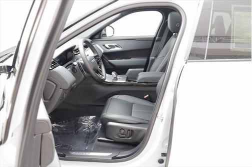 2026 Land Rover Range Rover Velar Dynamic SE