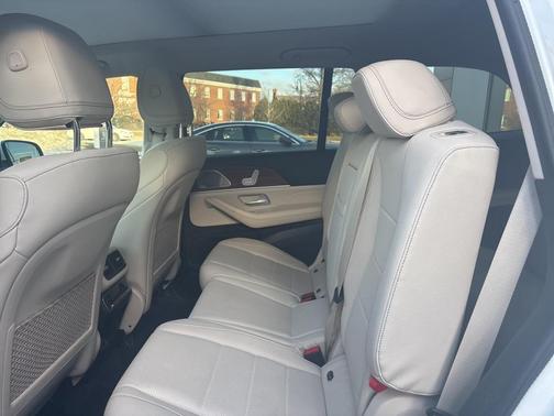 2025 Mercedes-Benz GLS 450 4MATIC