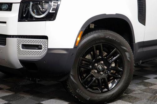 2025 Land Rover Defender 110 P300