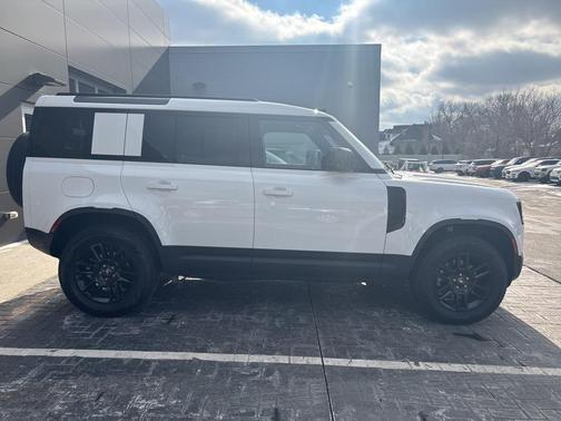 2025 Land Rover Defender 110 P300