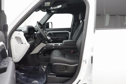 2025 Land Rover Defender 110 P400 X-Dynamic SE