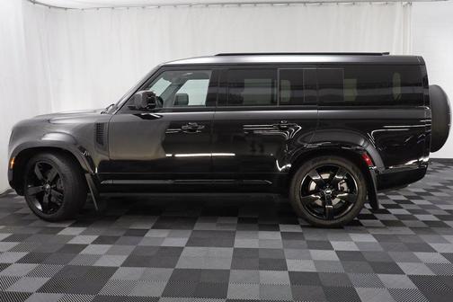 2025 Land Rover Defender 130 P400 X-Dynamic SE