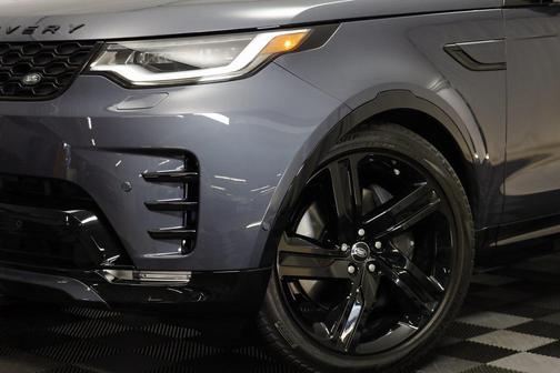 2025 Land Rover Discovery Dynamic SE