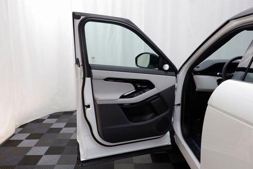 2026 Land Rover Range Rover Evoque Dynamic SE