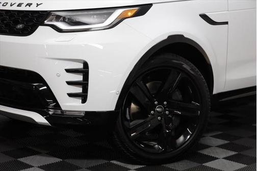 2025 Land Rover Discovery P360 Dynamic SE