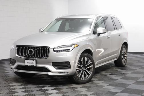 2022 Volvo XC90 T6 Momentum