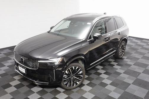 2025 Volvo XC90 B6 Plus 7-Seater