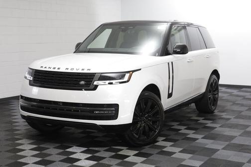 Ostuni Pearl Wht Prem Met 2026 Land Rover Range Rover SE