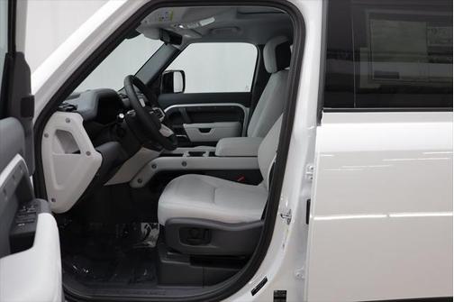 2025 Land Rover Defender S
