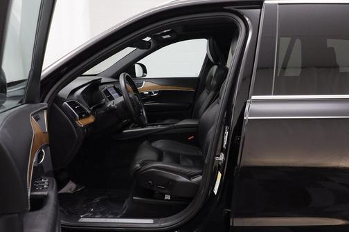 2017 Volvo XC90 T6 Inscription