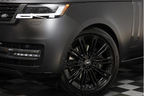 2025 Land Rover Range Rover SE