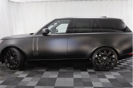 2025 Land Rover Range Rover SE